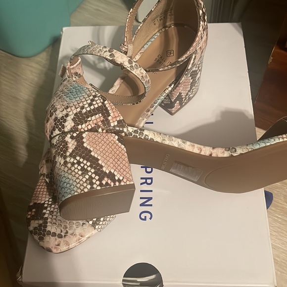 Great spring color Sandl - Picture 2 of 4